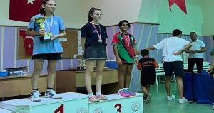 Sporcumuz Eda masa tenisinde 3. oldu