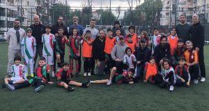 Küçük futbolcularımız babalarına karşı mücadele etti